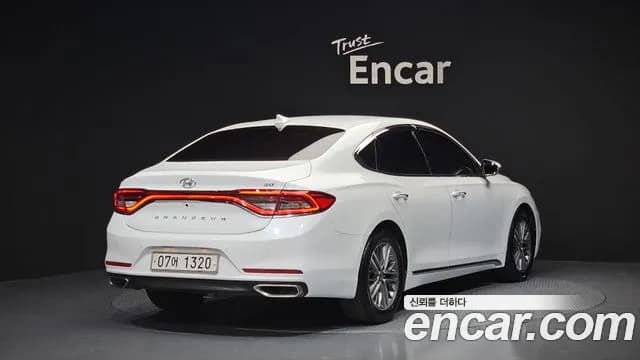 2017 Hyundai Grandeur IG 2.4 Premium Sold VIN KMHF141CBHA006920 – exterior detail 2017 Hyundai Grandeur IG 2.4 Premium Sold VIN KMHF141CBHA006920 – exterior detail