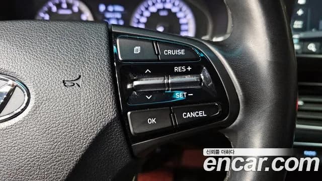 2017 Hyundai Grandeur IG 2.4 Premium Sold VIN KMHF141CBHA006920 – photo 16 2017 Hyundai Grandeur IG 2.4 Premium Sold VIN KMHF141CBHA006920 – photo 16