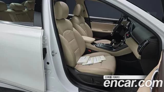 2017 Hyundai Grandeur IG 2.4 Premium Sold VIN KMHF141CBHA025854 – exterior detail 2017 Hyundai Grandeur IG 2.4 Premium Sold VIN KMHF141CBHA025854 – exterior detail