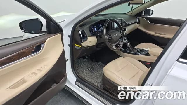 2017 Hyundai Grandeur IG 2.4 Premium Sold VIN KMHF141CBHA025854 – undercarriage 2017 Hyundai Grandeur IG 2.4 Premium Sold VIN KMHF141CBHA025854 – undercarriage