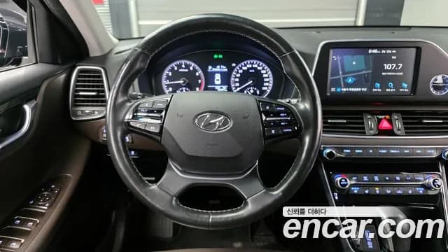 2017 Hyundai Grandeur IG 2.4 Premium Sold VIN KMHF141CBHA032166 – photo 20 2017 Hyundai Grandeur IG 2.4 Premium Sold VIN KMHF141CBHA032166 – photo 20