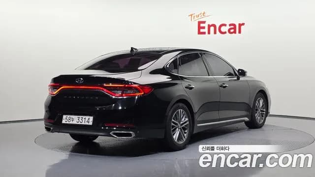 2017 Hyundai Grandeur IG 2.4 Modern Sold VIN KMHF141CBHA036977 – dashboard 2017 Hyundai Grandeur IG 2.4 Modern Sold VIN KMHF141CBHA036977 – dashboard