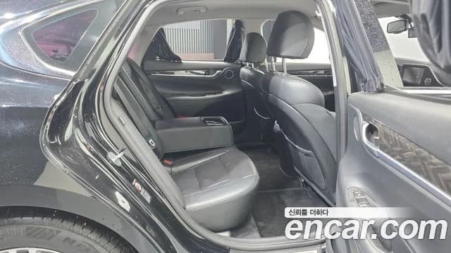 2017 Hyundai Grandeur IG 2.4 Modern Sold VIN KMHF141CBHA036977 – interior seats 2017 Hyundai Grandeur IG 2.4 Modern Sold VIN KMHF141CBHA036977 – interior seats