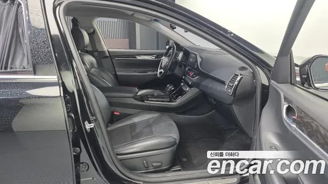 2017 Hyundai Grandeur IG 2.4 Modern Sold VIN KMHF141CBHA036977 – trunk area 2017 Hyundai Grandeur IG 2.4 Modern Sold VIN KMHF141CBHA036977 – trunk area