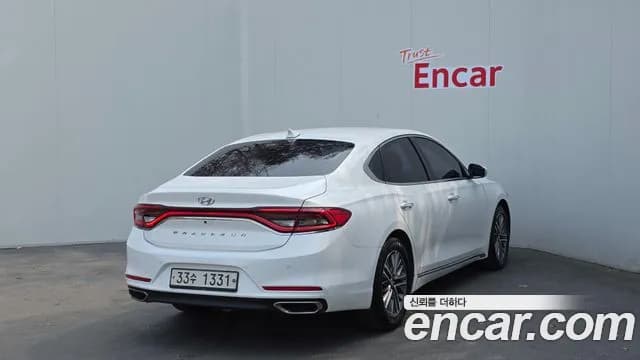 2017 Hyundai Grandeur IG 2.4 Premium Sold VIN KMHF141CBHA037997 – undercarriage 2017 Hyundai Grandeur IG 2.4 Premium Sold VIN KMHF141CBHA037997 – undercarriage