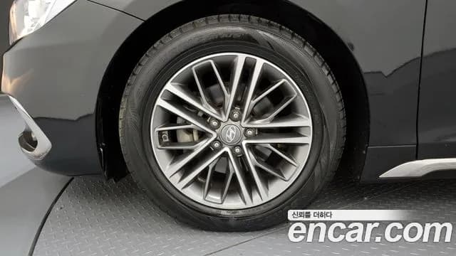 2017 Hyundai Grandeur IG 2.4 Modern Sold VIN KMHF141CBHA038620 – undercarriage 2017 Hyundai Grandeur IG 2.4 Modern Sold VIN KMHF141CBHA038620 – undercarriage
