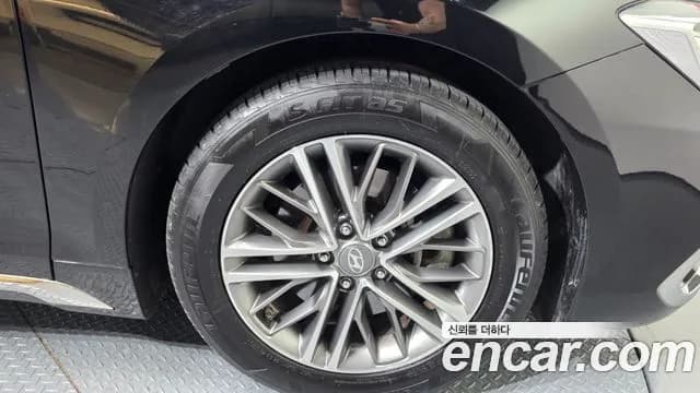 2018 Hyundai Grandeur IG 2.4 Premium Sold VIN KMHF141CBJA046009 – rear exterior 2018 Hyundai Grandeur IG 2.4 Premium Sold VIN KMHF141CBJA046009 – rear exterior