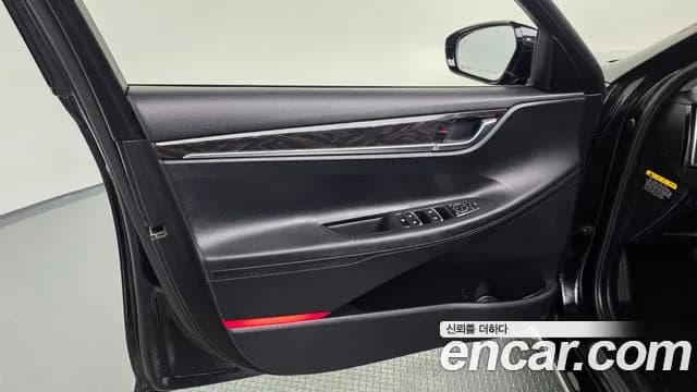 2018 Hyundai Grandeur IG 2.4 Premium Sold VIN KMHF141CBJA046009 – undercarriage 2018 Hyundai Grandeur IG 2.4 Premium Sold VIN KMHF141CBJA046009 – undercarriage