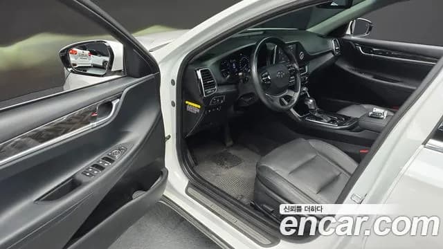 2018 Hyundai Grandeur IG 2.4 Premium Sold VIN KMHF141CBJA047512 – exterior detail 2018 Hyundai Grandeur IG 2.4 Premium Sold VIN KMHF141CBJA047512 – exterior detail
