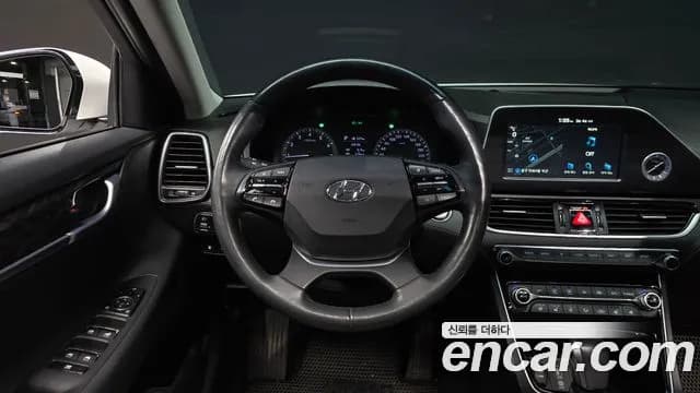 2018 Hyundai Grandeur IG 2.4 Premium Sold VIN KMHF141CBJA047512 – photo 12 2018 Hyundai Grandeur IG 2.4 Premium Sold VIN KMHF141CBJA047512 – photo 12