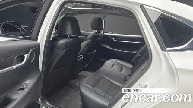 2018 Hyundai Grandeur IG 2.4 Premium Sold VIN KMHF141CBJA047512 – photo 17 2018 Hyundai Grandeur IG 2.4 Premium Sold VIN KMHF141CBJA047512 – photo 17
