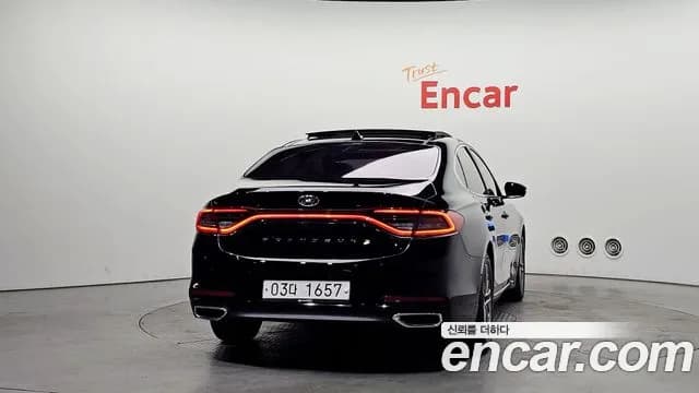 2018 Hyundai Grandeur IG 2.4 Premium Sold VIN KMHF141CBJA049085 – photo 14 2018 Hyundai Grandeur IG 2.4 Premium Sold VIN KMHF141CBJA049085 – photo 14