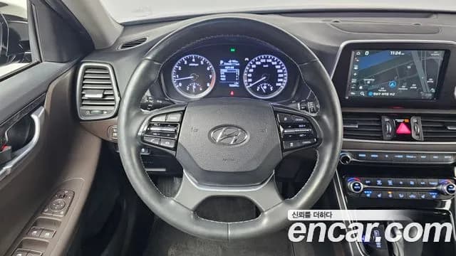 2018 Hyundai Grandeur IG 2.4 Premium Sold VIN KMHF141CBJA049928 – interior seats 2018 Hyundai Grandeur IG 2.4 Premium Sold VIN KMHF141CBJA049928 – interior seats