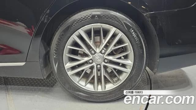 2018 Hyundai Grandeur IG 2.4 Premium Sold VIN KMHF141CBJA049928 – undercarriage 2018 Hyundai Grandeur IG 2.4 Premium Sold VIN KMHF141CBJA049928 – undercarriage