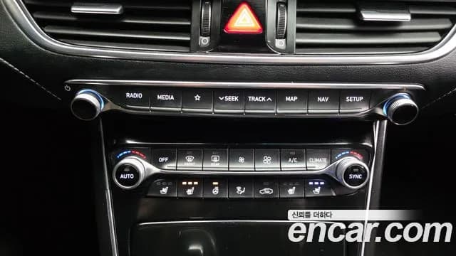 2018 Hyundai Grandeur IG 2.4 Premium Sold VIN KMHF141CBJA063173 – photo 14 2018 Hyundai Grandeur IG 2.4 Premium Sold VIN KMHF141CBJA063173 – photo 14