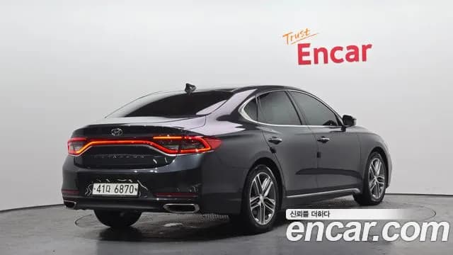 2018 Hyundai Grandeur IG 2.4 Premium Sold VIN KMHF141CBJA078060 – front exterior 2018 Hyundai Grandeur IG 2.4 Premium Sold VIN KMHF141CBJA078060 – front exterior