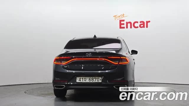 2018 Hyundai Grandeur IG 2.4 Premium Sold VIN KMHF141CBJA078060 – rear exterior 2018 Hyundai Grandeur IG 2.4 Premium Sold VIN KMHF141CBJA078060 – rear exterior