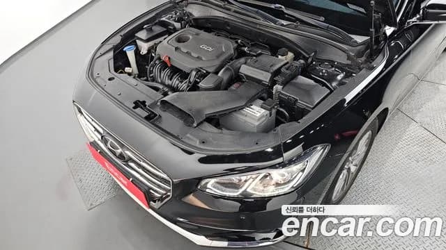 2018 Hyundai Grandeur IG 2.4 Premium Sold VIN KMHF141CBJA083629 – side profile 2018 Hyundai Grandeur IG 2.4 Premium Sold VIN KMHF141CBJA083629 – side profile