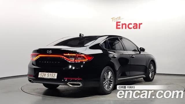 2018 Hyundai Grandeur IG 2.4 Premium Sold VIN KMHF141CBJA083629 – exterior detail 2018 Hyundai Grandeur IG 2.4 Premium Sold VIN KMHF141CBJA083629 – exterior detail