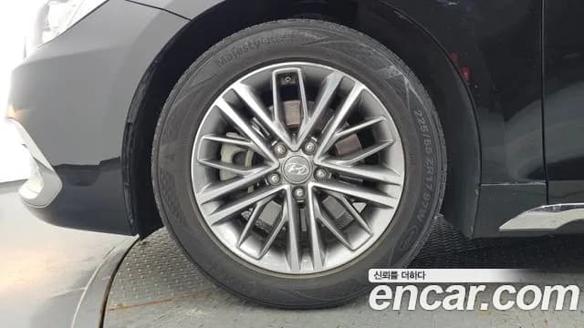 2018 Hyundai Grandeur IG 2.4 Premium Sold VIN KMHF141CBJA083629 – photo 15 2018 Hyundai Grandeur IG 2.4 Premium Sold VIN KMHF141CBJA083629 – photo 15