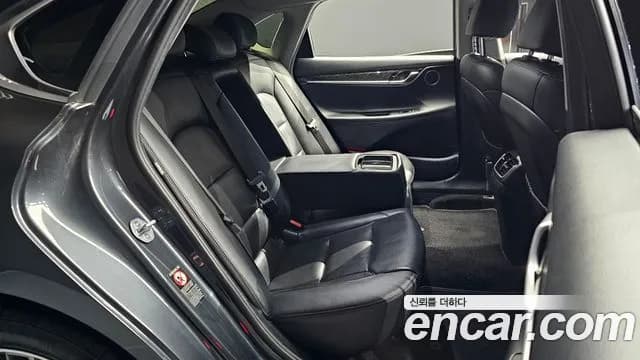 2018 Hyundai Grandeur IG 2.4 Premium Sold VIN KMHF141CBJA090872 – interior seats 2018 Hyundai Grandeur IG 2.4 Premium Sold VIN KMHF141CBJA090872 – interior seats