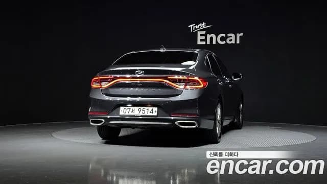 2018 Hyundai Grandeur IG 2.4 Premium Sold VIN KMHF141CBJA090872 – undercarriage 2018 Hyundai Grandeur IG 2.4 Premium Sold VIN KMHF141CBJA090872 – undercarriage