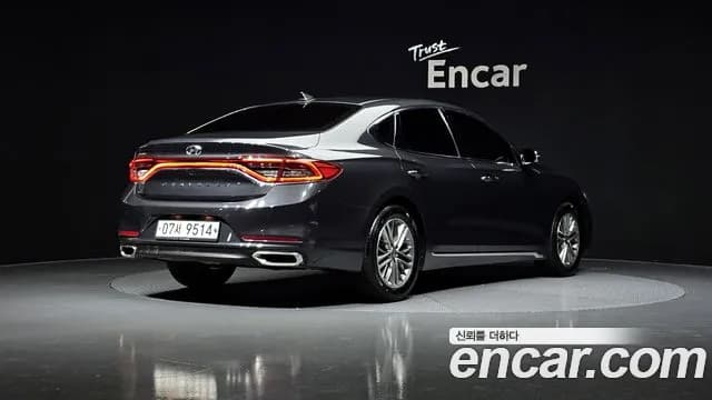 2018 Hyundai Grandeur IG 2.4 Premium Sold VIN KMHF141CBJA090872 – photo 18 2018 Hyundai Grandeur IG 2.4 Premium Sold VIN KMHF141CBJA090872 – photo 18