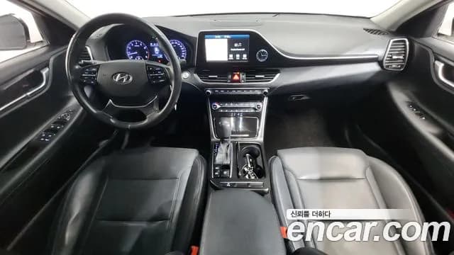 2018 Hyundai Grandeur IG 2.4 Premium Sold VIN KMHF141CBJA095771 – interior seats 2018 Hyundai Grandeur IG 2.4 Premium Sold VIN KMHF141CBJA095771 – interior seats