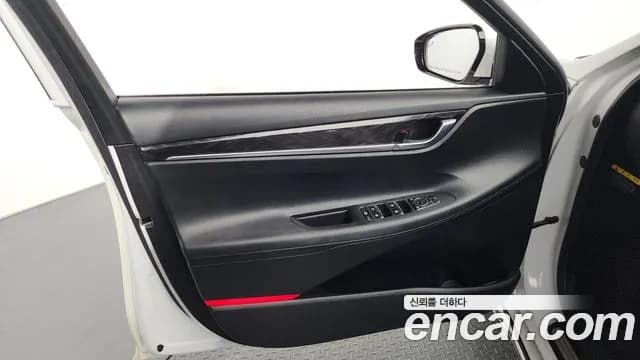 2018 Hyundai Grandeur IG 2.4 Premium Sold VIN KMHF141CBJA095771 – photo 19 2018 Hyundai Grandeur IG 2.4 Premium Sold VIN KMHF141CBJA095771 – photo 19