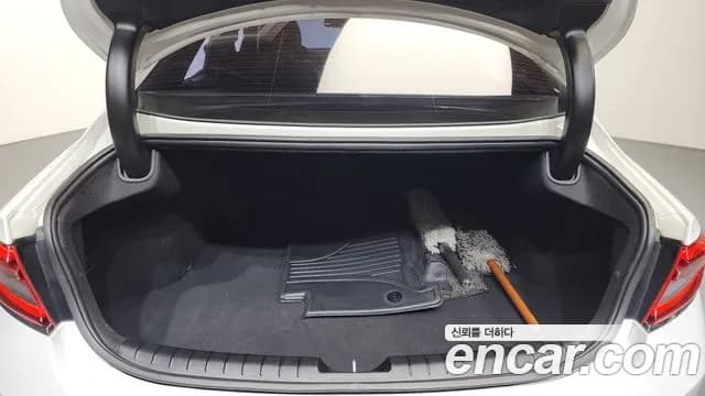 2018 Hyundai Grandeur IG 2.4 Premium Sold VIN KMHF141CBJA095771 – photo 29 2018 Hyundai Grandeur IG 2.4 Premium Sold VIN KMHF141CBJA095771 – photo 29