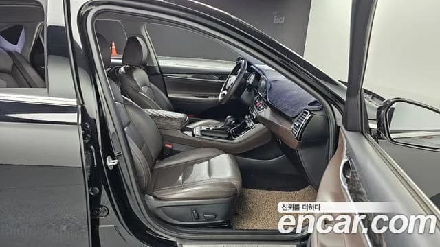 2018 Hyundai Grandeur IG 2.4 Premium Sold VIN KMHF141CBJA097117 – photo 17 2018 Hyundai Grandeur IG 2.4 Premium Sold VIN KMHF141CBJA097117 – photo 17