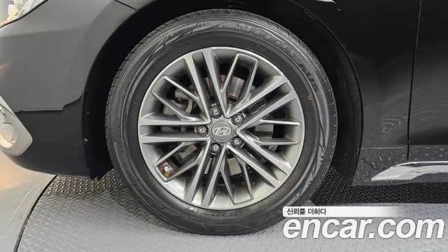2018 Hyundai Grandeur IG 2.4 Premium Sold VIN KMHF141CBJA097117 – photo 27 2018 Hyundai Grandeur IG 2.4 Premium Sold VIN KMHF141CBJA097117 – photo 27