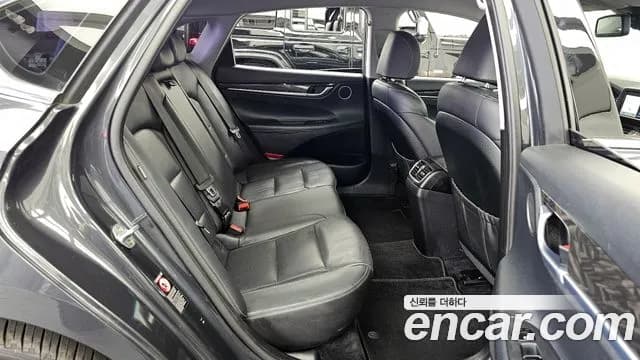 2018 Hyundai Grandeur IG 2.4 Premium Sold VIN KMHF141CBJA100834 – rear exterior 2018 Hyundai Grandeur IG 2.4 Premium Sold VIN KMHF141CBJA100834 – rear exterior