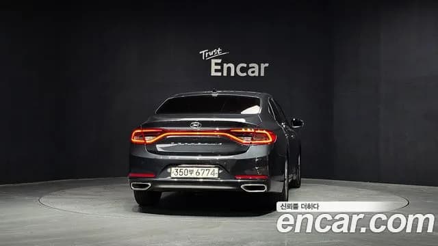 2018 Hyundai Grandeur IG 2.4 Premium Sold VIN KMHF141CBJA100834 – photo 13 2018 Hyundai Grandeur IG 2.4 Premium Sold VIN KMHF141CBJA100834 – photo 13