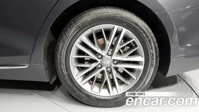 2018 Hyundai Grandeur IG 2.4 Premium Sold VIN KMHF141CBJA112320 – photo 13 2018 Hyundai Grandeur IG 2.4 Premium Sold VIN KMHF141CBJA112320 – photo 13