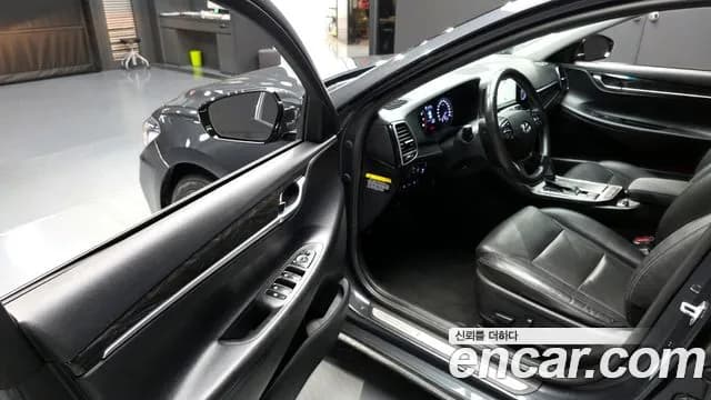 2018 Hyundai Grandeur IG 2.4 Premium Sold VIN KMHF141CBJA112320 – photo 16 2018 Hyundai Grandeur IG 2.4 Premium Sold VIN KMHF141CBJA112320 – photo 16
