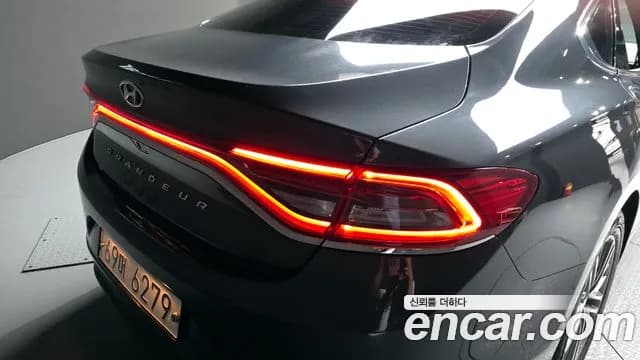 2018 Hyundai Grandeur IG 2.4 Premium Sold VIN KMHF141CBJA112320 – photo 22 2018 Hyundai Grandeur IG 2.4 Premium Sold VIN KMHF141CBJA112320 – photo 22