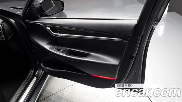 2018 Hyundai Grandeur IG 2.4 Premium Sold VIN KMHF141CBJA112320 – photo 31 2018 Hyundai Grandeur IG 2.4 Premium Sold VIN KMHF141CBJA112320 – photo 31