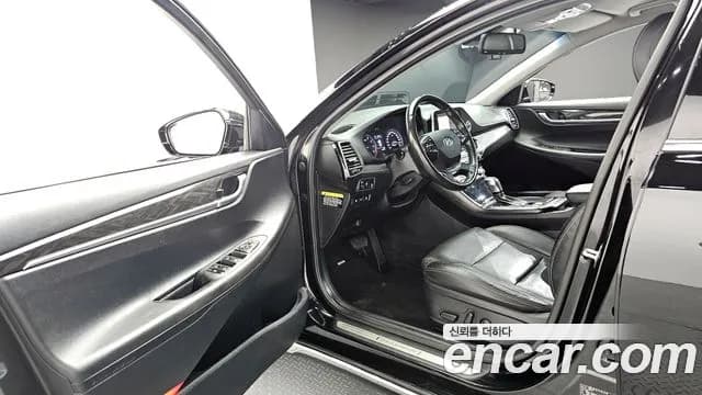2018 Hyundai Grandeur IG 2.4 Premium Sold VIN KMHF141CBJA114802 – rear exterior 2018 Hyundai Grandeur IG 2.4 Premium Sold VIN KMHF141CBJA114802 – rear exterior