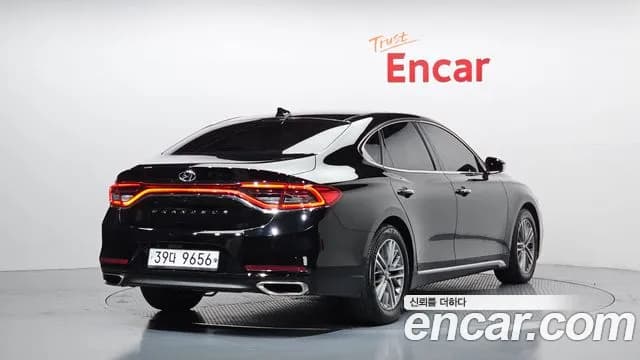 2018 Hyundai Grandeur IG 2.4 Premium Sold VIN KMHF141CBJA114802 – trunk area 2018 Hyundai Grandeur IG 2.4 Premium Sold VIN KMHF141CBJA114802 – trunk area