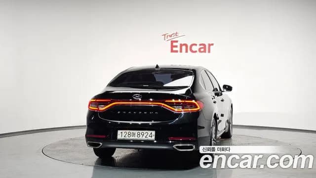 2018 Hyundai Grandeur IG 2.4 Premium Sold VIN KMHF141CBJA121710 – dashboard 2018 Hyundai Grandeur IG 2.4 Premium Sold VIN KMHF141CBJA121710 – dashboard