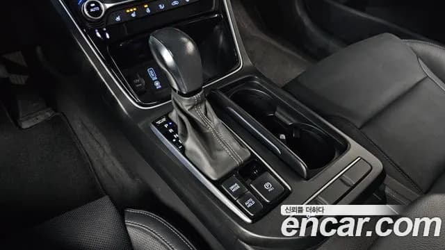2018 Hyundai Grandeur IG 2.4 Premium Sold VIN KMHF141CBJA121710 – exterior detail 2018 Hyundai Grandeur IG 2.4 Premium Sold VIN KMHF141CBJA121710 – exterior detail