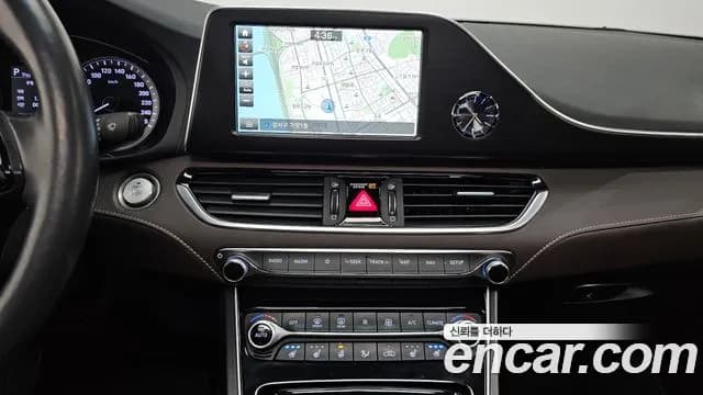 2018 Hyundai Grandeur IG 2.4 Premium Sold VIN KMHF141CBJA127558 – trunk area 2018 Hyundai Grandeur IG 2.4 Premium Sold VIN KMHF141CBJA127558 – trunk area