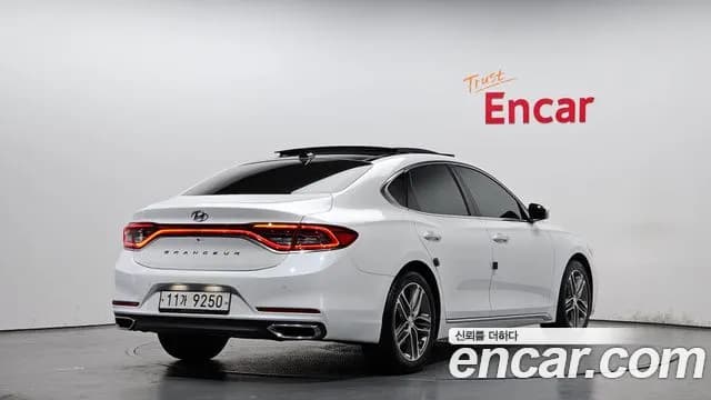 2018 Hyundai Grandeur IG 2.4 Premium Sold VIN KMHF141CBJA127558 – photo 11 2018 Hyundai Grandeur IG 2.4 Premium Sold VIN KMHF141CBJA127558 – photo 11