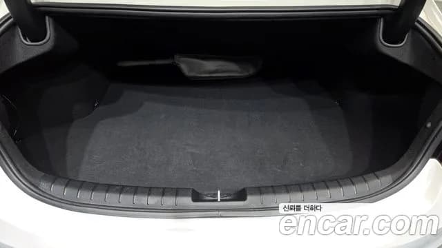 2018 Hyundai Grandeur IG 2.4 Premium Sold VIN KMHF141CBJA141843 – exterior detail 2018 Hyundai Grandeur IG 2.4 Premium Sold VIN KMHF141CBJA141843 – exterior detail