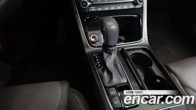 2018 Hyundai Grandeur IG 2.4 Premium Sold VIN KMHF141CBJA141843 – undercarriage 2018 Hyundai Grandeur IG 2.4 Premium Sold VIN KMHF141CBJA141843 – undercarriage