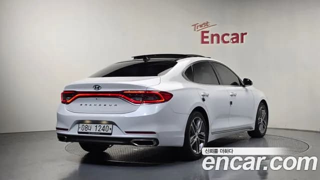 2018 Hyundai Grandeur IG 2.4 Premium Sold VIN KMHF141CBJA141843 – photo 19 2018 Hyundai Grandeur IG 2.4 Premium Sold VIN KMHF141CBJA141843 – photo 19