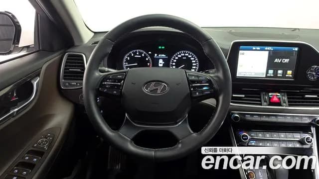 2018 Hyundai Grandeur IG 2.4 Premium Sold VIN KMHF141CBJA141843 – photo 25 2018 Hyundai Grandeur IG 2.4 Premium Sold VIN KMHF141CBJA141843 – photo 25