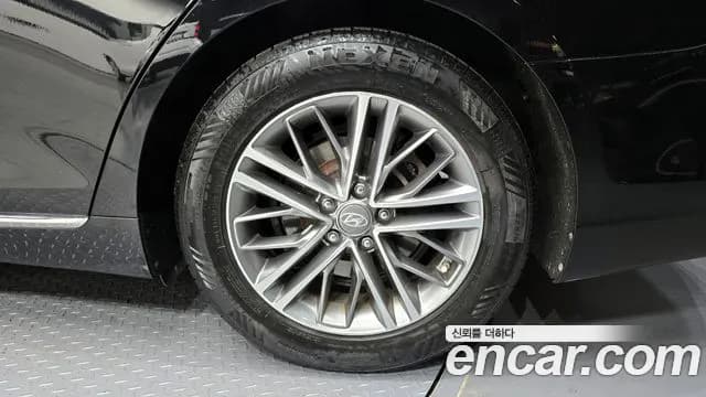 2018 Hyundai Grandeur IG 2.4 Premium Sold VIN KMHF141CBJA145359 – photo 28 2018 Hyundai Grandeur IG 2.4 Premium Sold VIN KMHF141CBJA145359 – photo 28