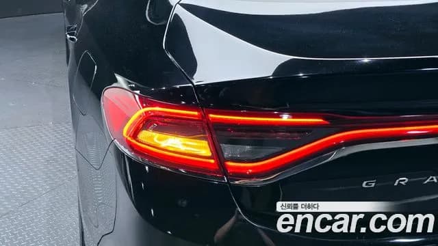 2018 Hyundai Grandeur IG 2.4 Premium Sold VIN KMHF141CBJA145359 – photo 29 2018 Hyundai Grandeur IG 2.4 Premium Sold VIN KMHF141CBJA145359 – photo 29